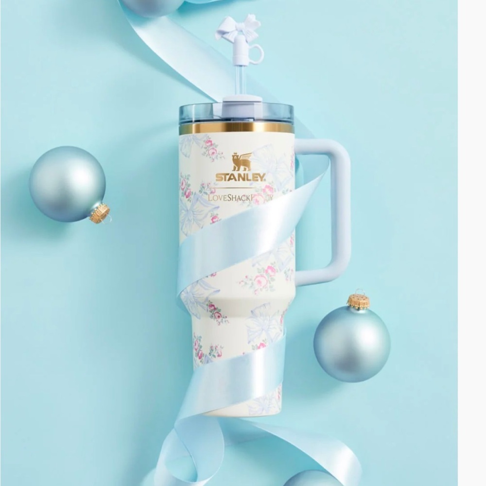 Stanley LoveShackFancy Holiday Quencher 40oz - Picture 3 of 7